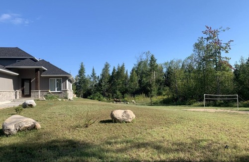 Kincardine Cottage | Find your Happy Place at this Lake Huron Cottage!