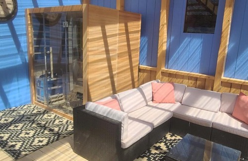Hammondsport House | Finger Lakes Retreat! Hot tub, SAUNA and Country Views!