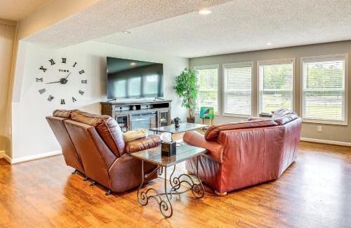 Fackler House | Fire Pit + BBQ: Lake Guntersville Family Home