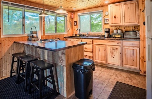 Mill Hall Cottage | Fish Bald Eagle Creek & watch wildlife!