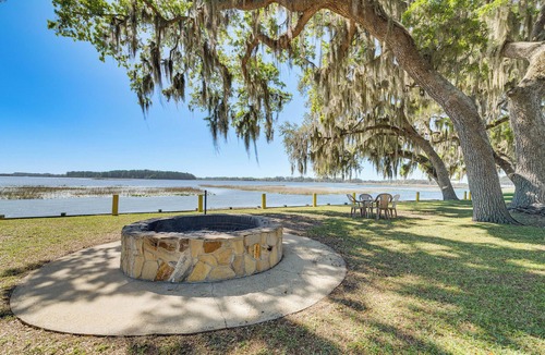 Hernando Cottage | Fish & Float Lakeside! Hernando Cabin