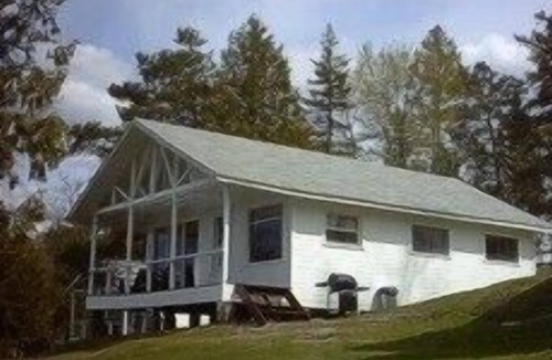 Port Loring Cottage | "FISHERMEN'S DELIGHT," spacious lakefront cottage! #2