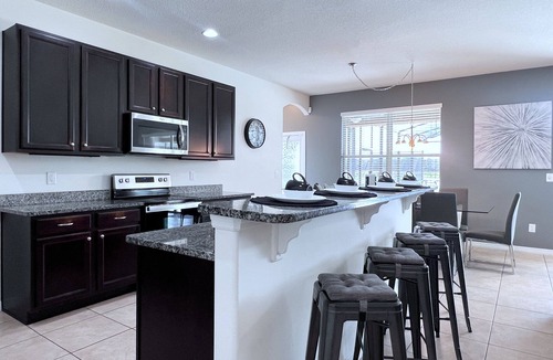 Watersong House | Five Star Huge Pool Home Close to Disney!