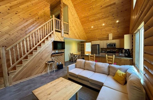 Northern Bruce Peninsula Cabin | Forest Cabin by National Park & Tobermory