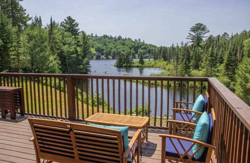 Joly Cottage | Forest Lake Retreat-6BR Waterfront Cottage