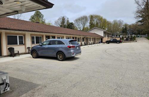 Mount Forest Hotel | Forest Plaza Motel