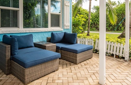 Fort Pierce Shores House | Fort Pierce - 2BD 2BA Tropical Surfside Retreat