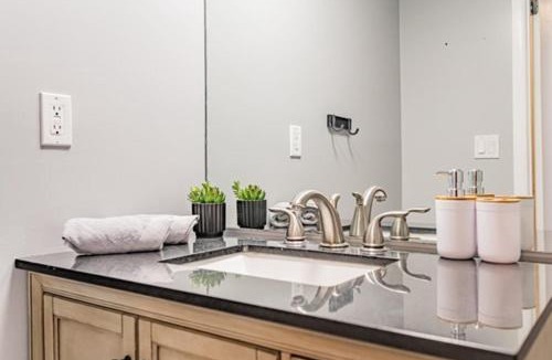 Fort York Apartment | Fort York Suites - CNE