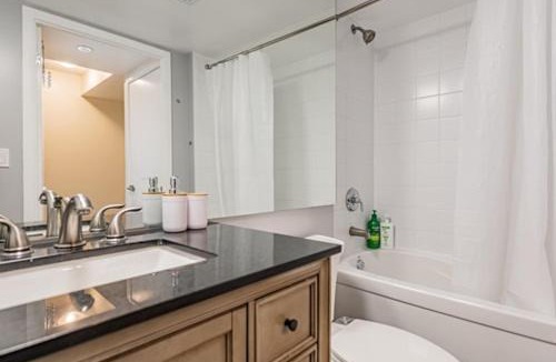 Fort York Apartment | Fort York Suites - CNE