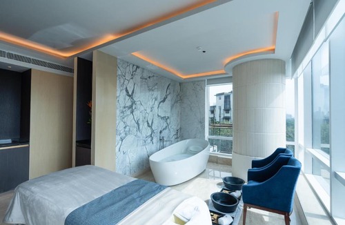 Worli Hotel | Four Seasons Hotel Mumbai