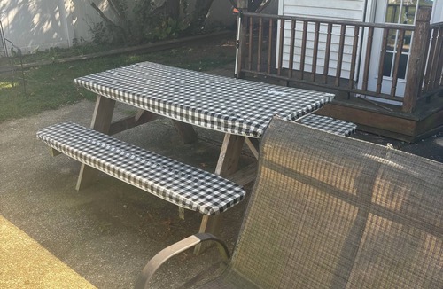 East Farmingdale House | FOUR you! Ryder Cup rental. Cozy up!