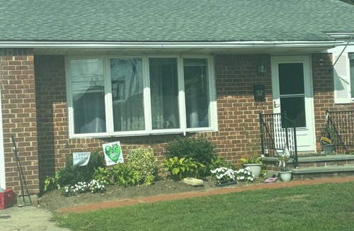 East Farmingdale House | FOUR you! Ryder Cup rental. Cozy up!