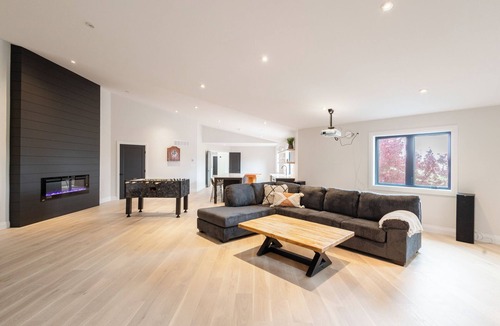 Huron East House | Foxfield Estate Luxury 7BR Countryside Estate Indoor Heated Pool and Sauna