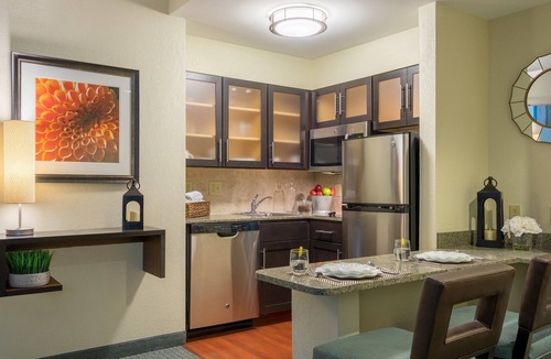 Glen Mills Condo | Free Breakfast. Seasonal Outdoor Pool. Gym. Close to Longwood Gardens!