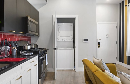North Ironbound Apartment | Free Parking 30% Off 4 br Duplex Prime location