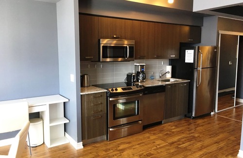 Bay Cloverhill Condo | Free Parking HIGH Floor 1 BED 1 BATH CONDO with BALCONY near SICK KIDS HOSPITAL