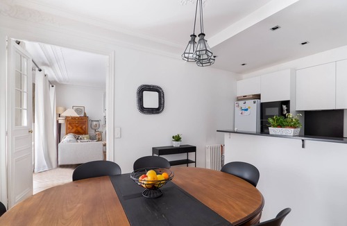 L'Europe Apartment | Fresh as a Daisy, by Veeve