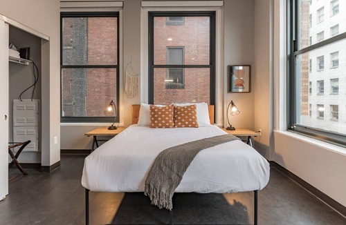 Cultural District Apartment | Frontdesk | Studio Apt near National Aviary