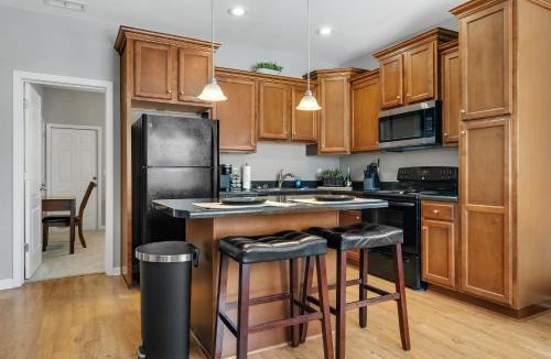 Tallahassee House | FSU Home Base! Poolside Retreat 3 Mi to Campus
