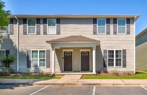Tallahassee House | FSU Home Base! Poolside Retreat 3 Mi to Campus