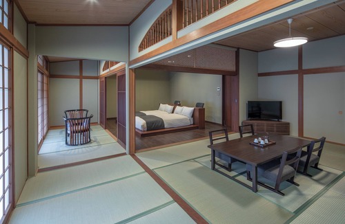 Koshu House | Fuefukigawa Onsen Zabou