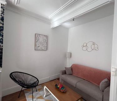 Porte-Saint-Martin House | Full apartment for 4 peoples - city center Porte Saint Martin