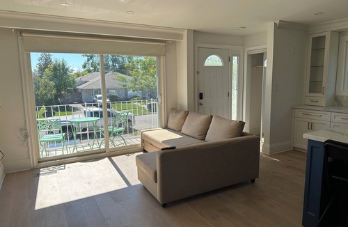 Mississauga House | Full House 1 Bedroom 1 Bath with self check in