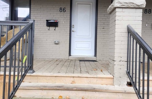 Cabbagetown South House | Fully furnished rooms near Eaton Centre, ten minutes walk from Dundas Station