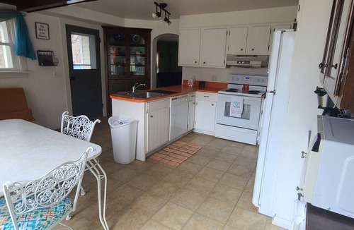 Town of Torrey House | Fully furnished yr round home near Seneca Lake, on Wine trail, Family Friendly