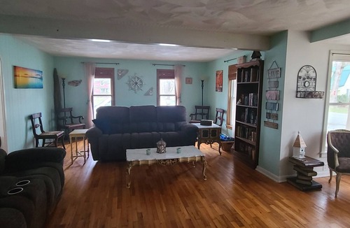 Town of Torrey House | Fully furnished yr round home near Seneca Lake, on Wine trail, Family Friendly