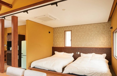 Ashinoyu House | Fully private villa to enjoy private time in an art space / Ashigarashimogun Kanagawa