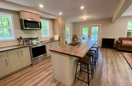 Machar Cottage | Fully renovated 4 season cottage on pristine lake