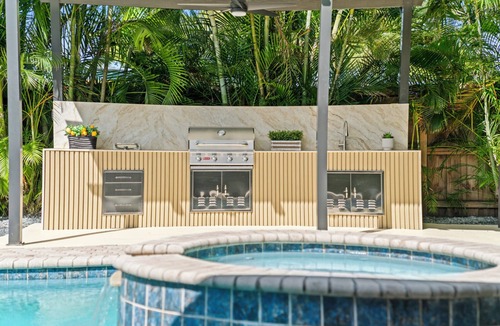 Hialeah House | Fun Oasis 6BR Game Room, Playground, Court & BBQ