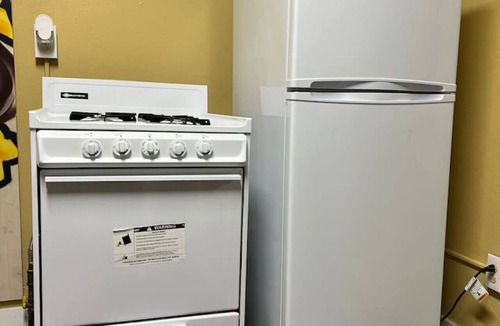 Pittsburgh Condo | Funky 3rd Floor Condo, 5 Beds w/Sofa Bed + WIFI!
