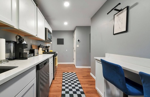 South Side Slopes House | Funky family home: ping pong, workspace & comfort