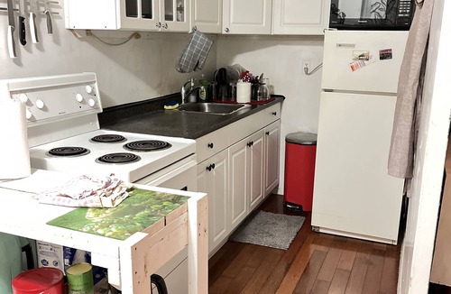 Parkdale Apartment | Funky Liberty Village Apt - Mins to Downtown!