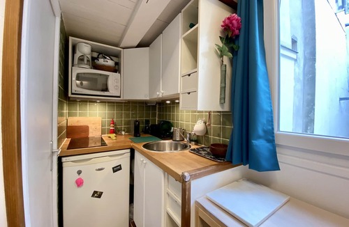 Saint-Gervais Apartment | Furnished mezzanine studio - Paris - Marais