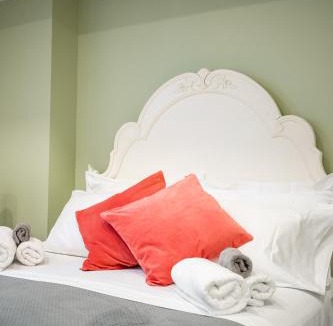 Cabbagetown South House | Gabby's Place Downtown Core