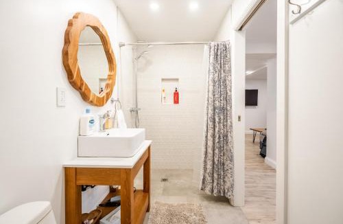 Cabbagetown South House | Gabby's Place Downtown Core