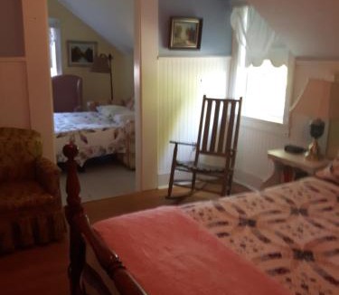 Stayner Bed & Breakfast | Gables Bed & Breakfast