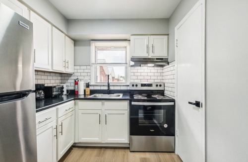 New Castle Apartment | Galloway 5 I Spacious Garden Style Retreat I Gym