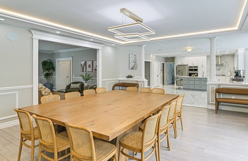 Bay Shore House | Game Room, Hot Tub! Family Getaway in Bayshore