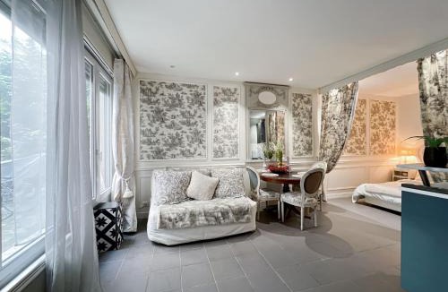 Saint-Vincent-de-Paul Apartment | Gare du Nord & Canal St-Martin