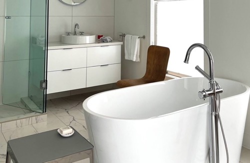 Stratford Apartment | Garret Studio at seven&nine
