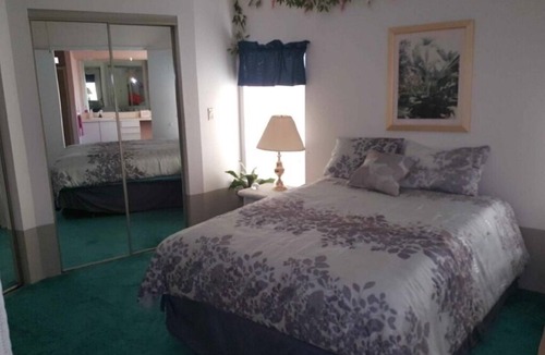 Lakeland House | Gated Golf community