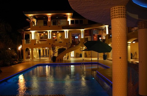 Tavernier Villa | GATED LUXURY ESTATE INCLUDES 5 STAR CHEF ON 2 ACRES PRIVATE WHITE SAND BEACH