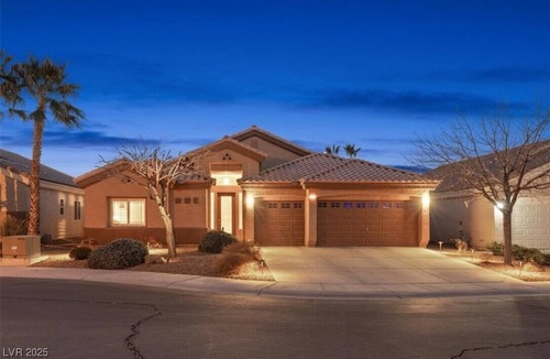 MacDonald Ranch House | Gated single story 3 bed 3 bath 1 office house with private pool and spa