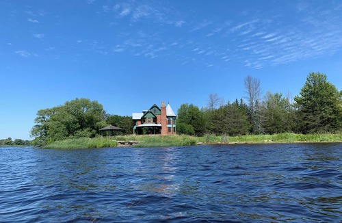 Greater Napanee Cottage | Gateway of Prince Edward County@800 ft Waterfront 20ac Forest