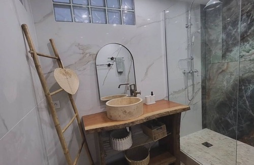 La Courneuve Apartment | Gilmore Home - Next to Paris city center
