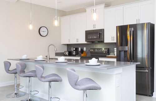 Davenport House | Glam 4BR Townhome, Pool, Champions Gate - Sleeps 11 - 1112